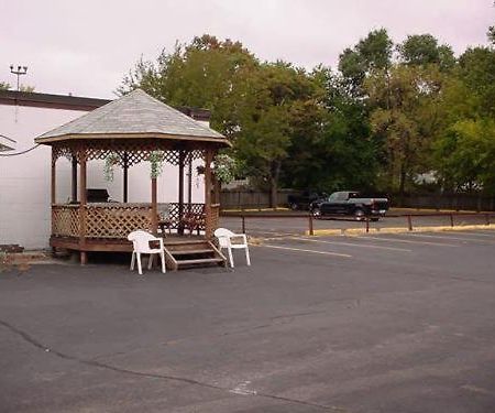 Chipican Motel Sarnia Exterior photo